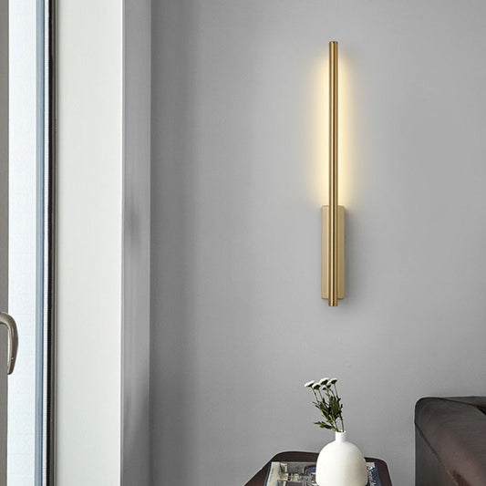 Sleek Gold Stripe Wall Light Scandinavian
